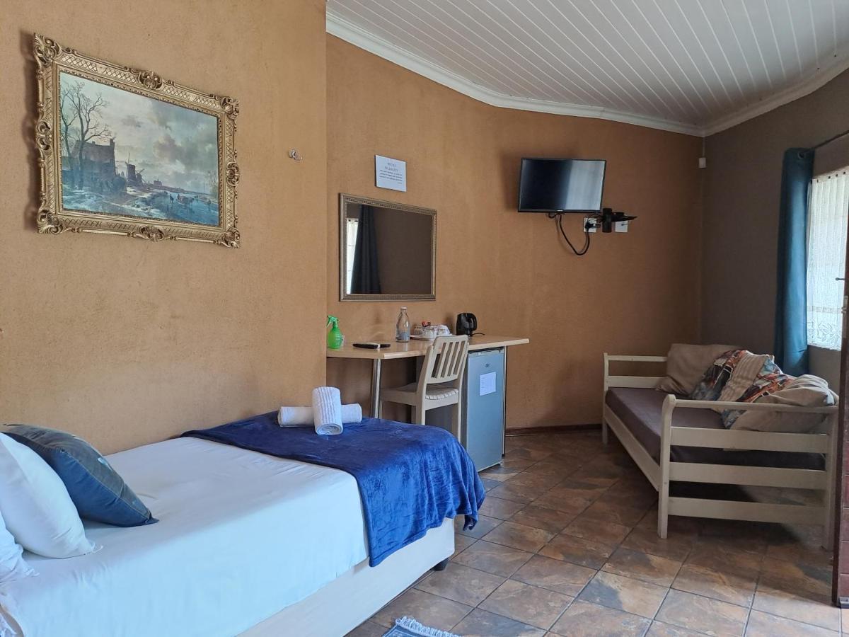 Amigos Bed & Breakfast - No Loadshedding Mbombela Екстер'єр фото