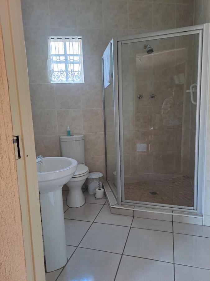 Amigos Bed & Breakfast - No Loadshedding Mbombela Екстер'єр фото