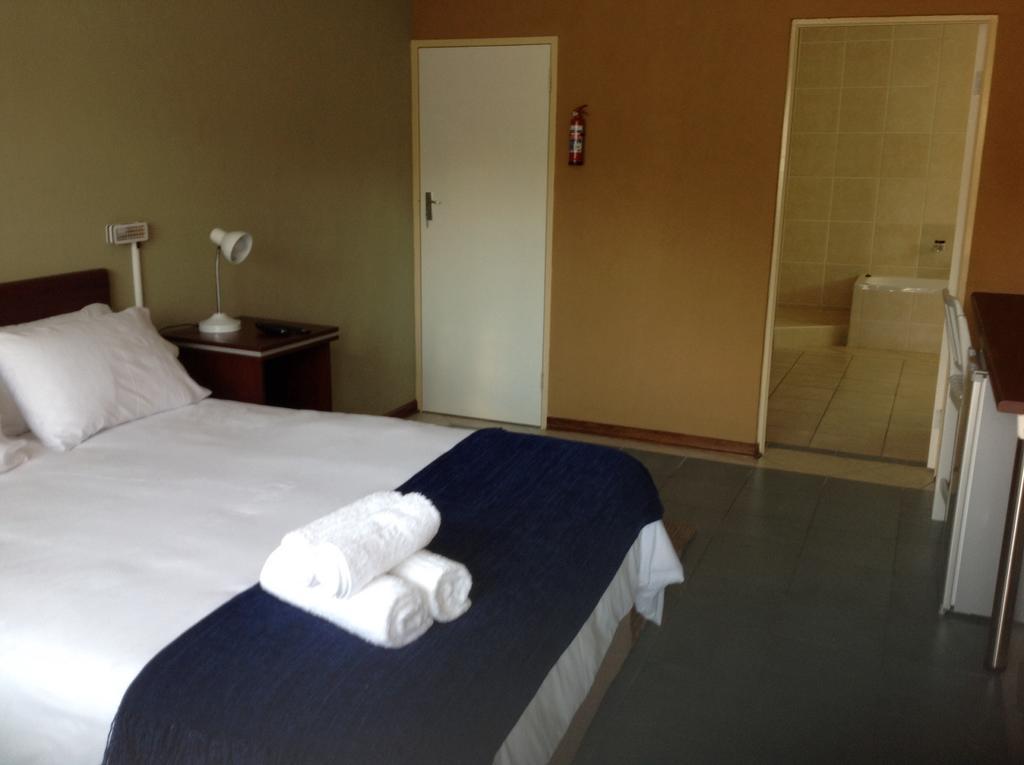 Amigos Bed & Breakfast - No Loadshedding Mbombela Номер фото