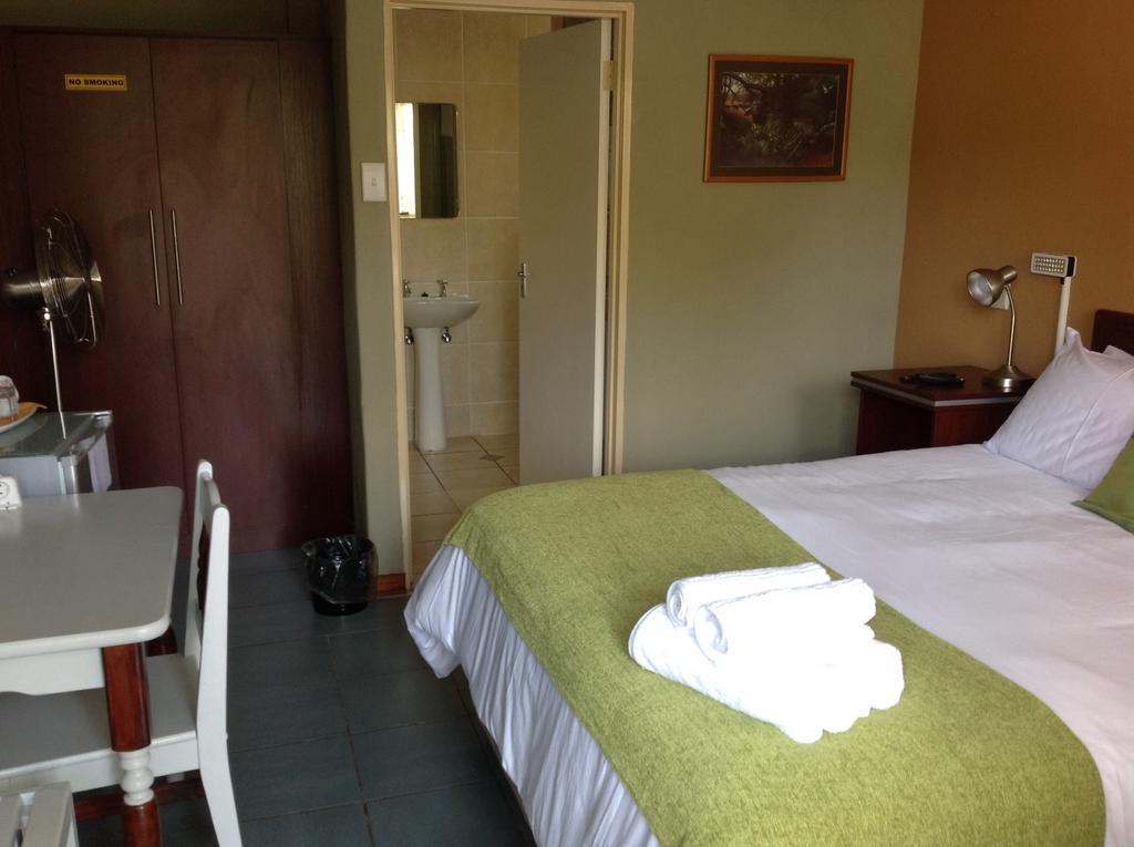 Amigos Bed & Breakfast - No Loadshedding Mbombela Номер фото